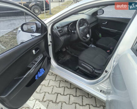 Серый Киа Рио, объемом двигателя 1.6 л и пробегом 127 тыс. км за 7700 $, фото 5 на Automoto.ua