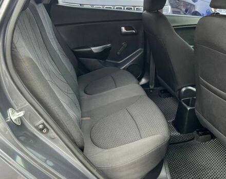 Сірий Кіа Ріо, об'ємом двигуна 1.4 л та пробігом 190 тис. км за 7500 $, фото 16 на Automoto.ua