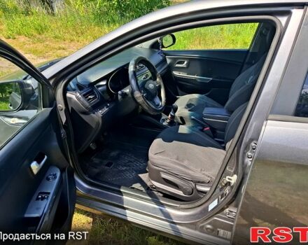 Серый Киа Рио, объемом двигателя 1.4 л и пробегом 235 тыс. км за 5600 $, фото 6 на Automoto.ua