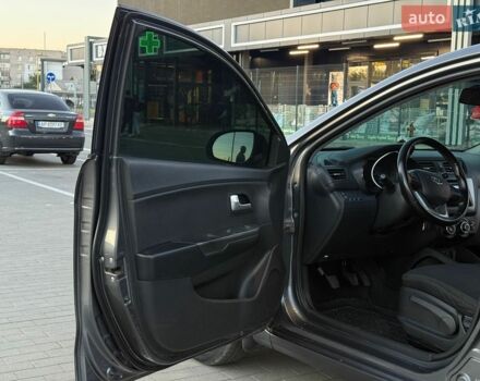 Сірий Кіа Ріо, об'ємом двигуна 1.4 л та пробігом 170 тис. км за 5500 $, фото 20 на Automoto.ua