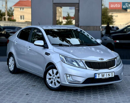 Серый Киа Рио, объемом двигателя 1.4 л и пробегом 217 тыс. км за 8900 $, фото 2 на Automoto.ua
