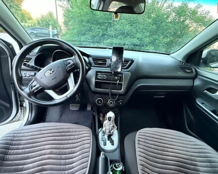 Серый Киа Рио, объемом двигателя 1.4 л и пробегом 230 тыс. км за 7000 $, фото 10 на Automoto.ua