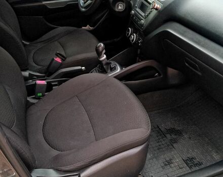 Сірий Кіа Ріо, об'ємом двигуна 1.4 л та пробігом 206 тис. км за 7800 $, фото 4 на Automoto.ua