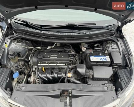 Серый Киа Рио, объемом двигателя 1.4 л и пробегом 82 тыс. км за 9200 $, фото 36 на Automoto.ua