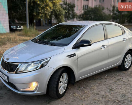 Серый Киа Рио, объемом двигателя 1.6 л и пробегом 300 тыс. км за 5300 $, фото 2 на Automoto.ua