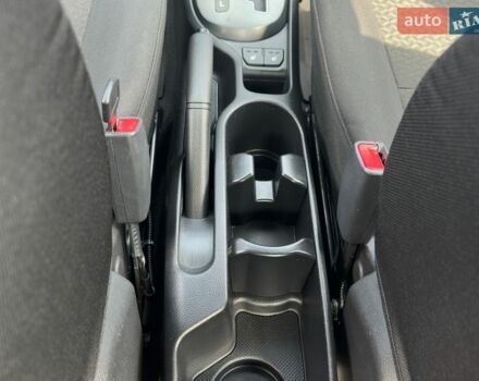 Сірий Кіа Ріо, об'ємом двигуна 1.6 л та пробігом 128 тис. км за 9350 $, фото 12 на Automoto.ua