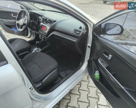 Серый Киа Рио, объемом двигателя 1.6 л и пробегом 127 тыс. км за 7700 $, фото 6 на Automoto.ua