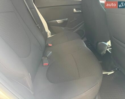 Сірий Кіа Ріо, об'ємом двигуна 1.4 л та пробігом 94 тис. км за 8799 $, фото 29 на Automoto.ua