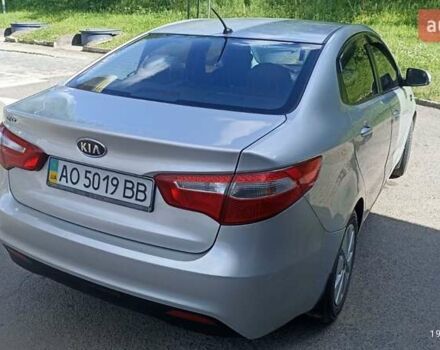 Серый Киа Рио, объемом двигателя 1.59 л и пробегом 300 тыс. км за 2200 $, фото 1 на Automoto.ua
