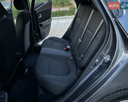 Серый Киа Рио, объемом двигателя 1.6 л и пробегом 130 тыс. км за 8500 $, фото 5 на Automoto.ua