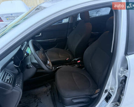 Серый Киа Рио, объемом двигателя 1.4 л и пробегом 130 тыс. км за 7450 $, фото 10 на Automoto.ua