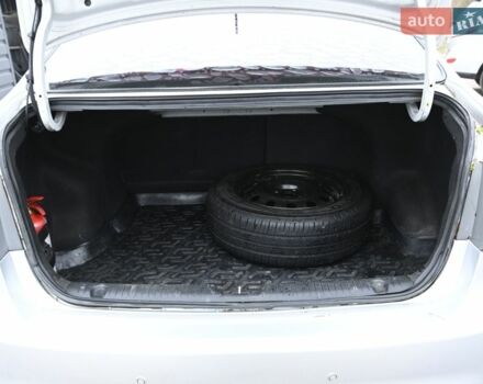 Серый Киа Рио, объемом двигателя 1.4 л и пробегом 247 тыс. км за 5800 $, фото 17 на Automoto.ua