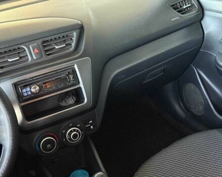 Серый Киа Рио, объемом двигателя 1.4 л и пробегом 200 тыс. км за 6840 $, фото 16 на Automoto.ua