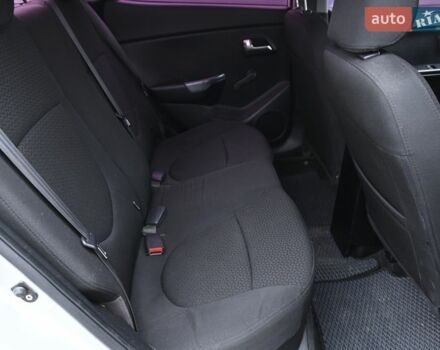 Серый Киа Рио, объемом двигателя 1.4 л и пробегом 247 тыс. км за 5800 $, фото 19 на Automoto.ua