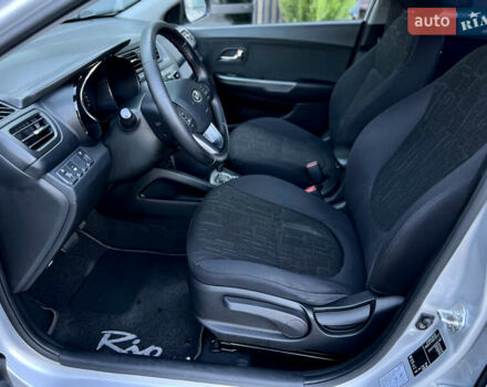 Серый Киа Рио, объемом двигателя 1.4 л и пробегом 217 тыс. км за 8900 $, фото 6 на Automoto.ua