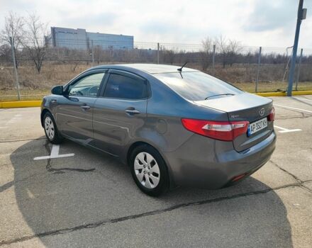 Серый Киа Рио, объемом двигателя 1.4 л и пробегом 260 тыс. км за 5000 $, фото 5 на Automoto.ua