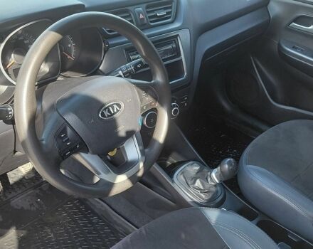 Сірий Кіа Ріо, об'ємом двигуна 1.4 л та пробігом 263 тис. км за 5800 $, фото 4 на Automoto.ua