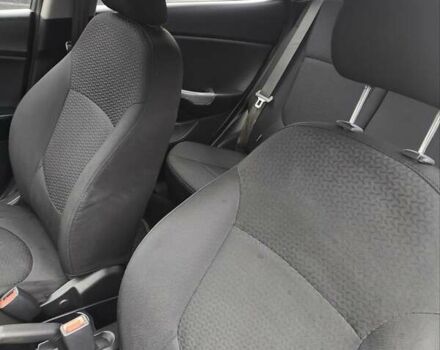 Серый Киа Рио, объемом двигателя 1.4 л и пробегом 132 тыс. км за 6400 $, фото 2 на Automoto.ua