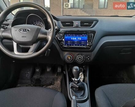 Сірий Кіа Ріо, об'ємом двигуна 1.4 л та пробігом 110 тис. км за 7000 $, фото 5 на Automoto.ua