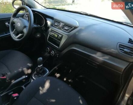 Серый Киа Рио, объемом двигателя 1.4 л и пробегом 128 тыс. км за 8000 $, фото 12 на Automoto.ua
