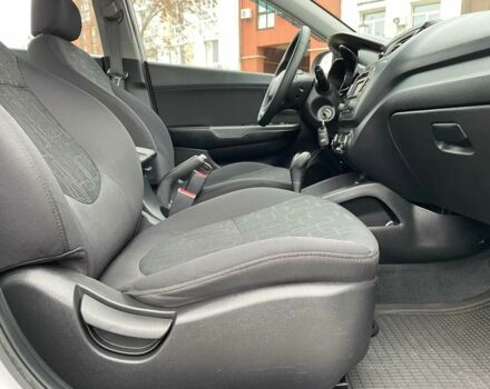 Серый Киа Рио, объемом двигателя 1.6 л и пробегом 121 тыс. км за 9500 $, фото 21 на Automoto.ua