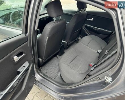 Серый Киа Рио, объемом двигателя 1.59 л и пробегом 180 тыс. км за 4900 $, фото 17 на Automoto.ua