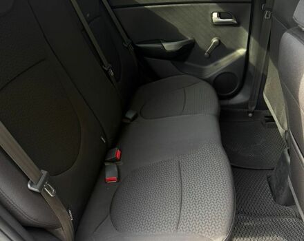 Сірий Кіа Ріо, об'ємом двигуна 1.4 л та пробігом 220 тис. км за 6700 $, фото 10 на Automoto.ua