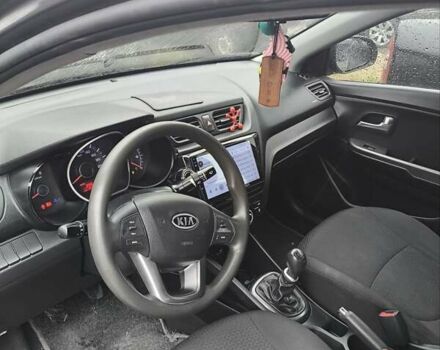 Серый Киа Рио, объемом двигателя 1.4 л и пробегом 132 тыс. км за 6400 $, фото 4 на Automoto.ua