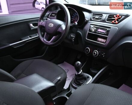 Серый Киа Рио, объемом двигателя 1.4 л и пробегом 247 тыс. км за 5800 $, фото 20 на Automoto.ua
