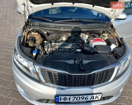 Сірий Кіа Ріо, об'ємом двигуна 1.4 л та пробігом 175 тис. км за 8500 $, фото 10 на Automoto.ua