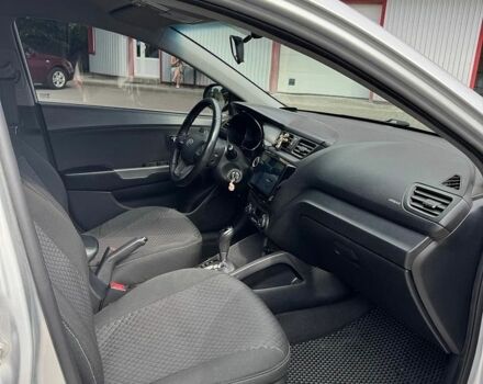 Сірий Кіа Ріо, об'ємом двигуна 1.6 л та пробігом 161 тис. км за 7700 $, фото 13 на Automoto.ua