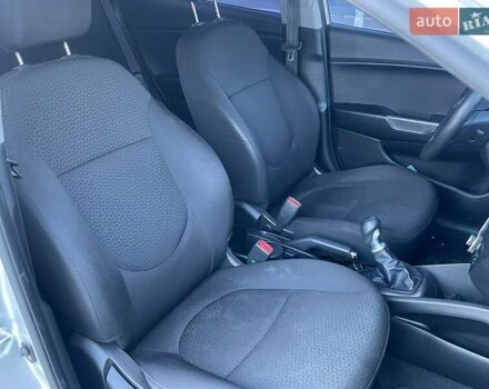 Серый Киа Рио, объемом двигателя 1.4 л и пробегом 68 тыс. км за 6700 $, фото 14 на Automoto.ua