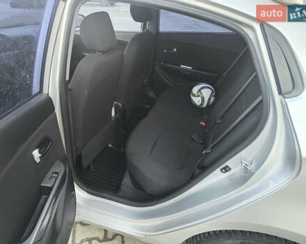 Серый Киа Рио, объемом двигателя 1.6 л и пробегом 127 тыс. км за 7700 $, фото 9 на Automoto.ua