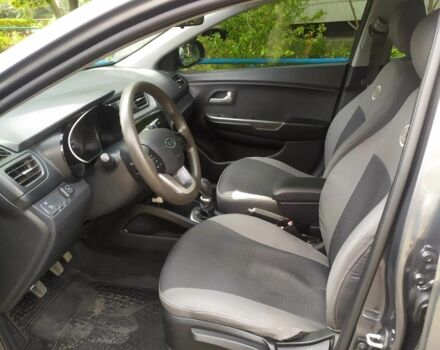 Серый Киа Рио, объемом двигателя 1.4 л и пробегом 223 тыс. км за 5650 $, фото 6 на Automoto.ua