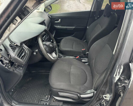 Серый Киа Рио, объемом двигателя 1.4 л и пробегом 250 тыс. км за 1950 $, фото 14 на Automoto.ua