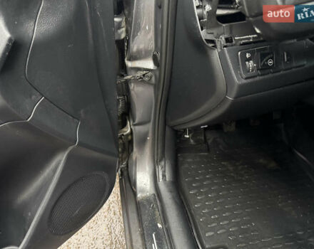 Серый Киа Рио, объемом двигателя 1.4 л и пробегом 250 тыс. км за 1950 $, фото 17 на Automoto.ua