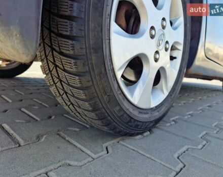 Серый Киа Рио, объемом двигателя 1.4 л и пробегом 187 тыс. км за 4900 $, фото 2 на Automoto.ua