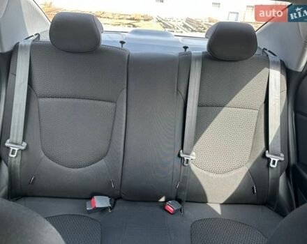 Сірий Кіа Ріо, об'ємом двигуна 1.6 л та пробігом 128 тис. км за 9350 $, фото 11 на Automoto.ua