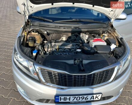 Сірий Кіа Ріо, об'ємом двигуна 1.4 л та пробігом 175 тис. км за 8000 $, фото 10 на Automoto.ua