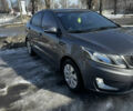 Серый Киа Рио, объемом двигателя 1.59 л и пробегом 275 тыс. км за 7000 $, фото 2 на Automoto.ua