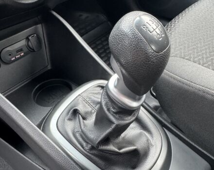 Серый Киа Рио, объемом двигателя 1.4 л и пробегом 82 тыс. км за 9200 $, фото 40 на Automoto.ua