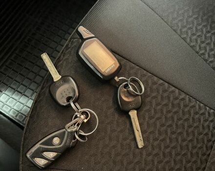 Сірий Кіа Ріо, об'ємом двигуна 1.4 л та пробігом 170 тис. км за 5999 $, фото 21 на Automoto.ua