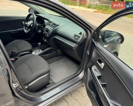 Серый Киа Рио, объемом двигателя 1.59 л и пробегом 180 тыс. км за 4900 $, фото 14 на Automoto.ua