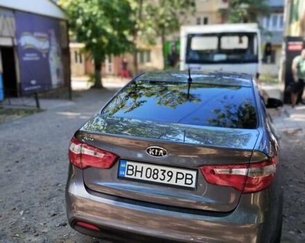 Серый Киа Рио, объемом двигателя 1.4 л и пробегом 200 тыс. км за 7000 $, фото 5 на Automoto.ua