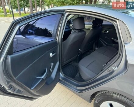 Серый Киа Рио, объемом двигателя 1.4 л и пробегом 87 тыс. км за 8950 $, фото 60 на Automoto.ua