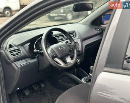 Серый Киа Рио, объемом двигателя 1.4 л и пробегом 43 тыс. км за 10500 $, фото 15 на Automoto.ua