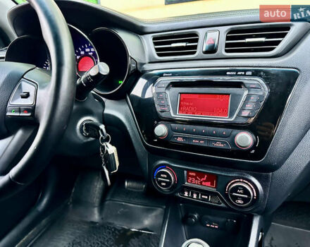 Серый Киа Рио, объемом двигателя 1.6 л и пробегом 168 тыс. км за 7800 $, фото 12 на Automoto.ua