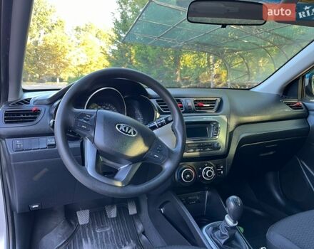 Сірий Кіа Ріо, об'ємом двигуна 1.4 л та пробігом 186 тис. км за 6999 $, фото 32 на Automoto.ua
