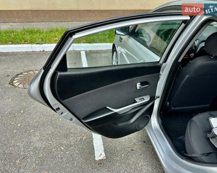 Серый Киа Рио, объемом двигателя 1.6 л и пробегом 168 тыс. км за 7800 $, фото 20 на Automoto.ua