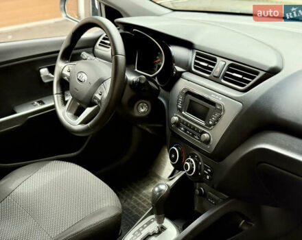 Серый Киа Рио, объемом двигателя 1.4 л и пробегом 137 тыс. км за 8950 $, фото 6 на Automoto.ua